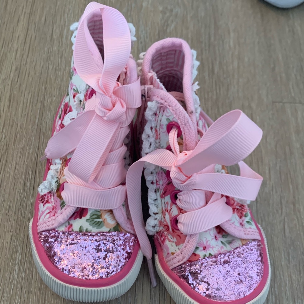 Kids shoes